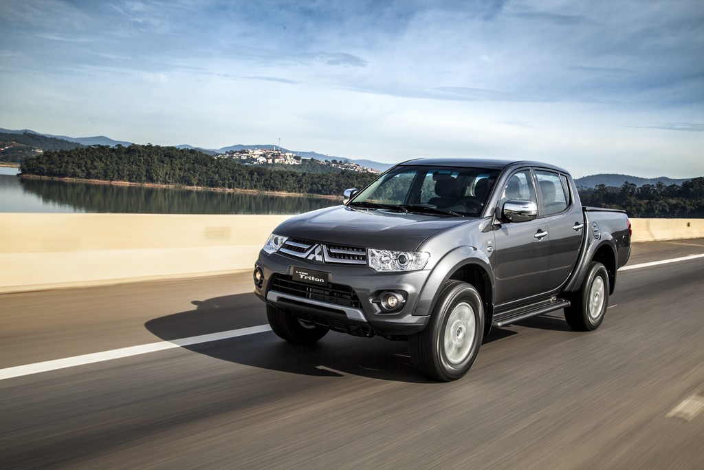 MITSUBISHI LANÇA A SÉRIE ESPECIAL L200 TRITON HLS CHROME EDITION, foto 7