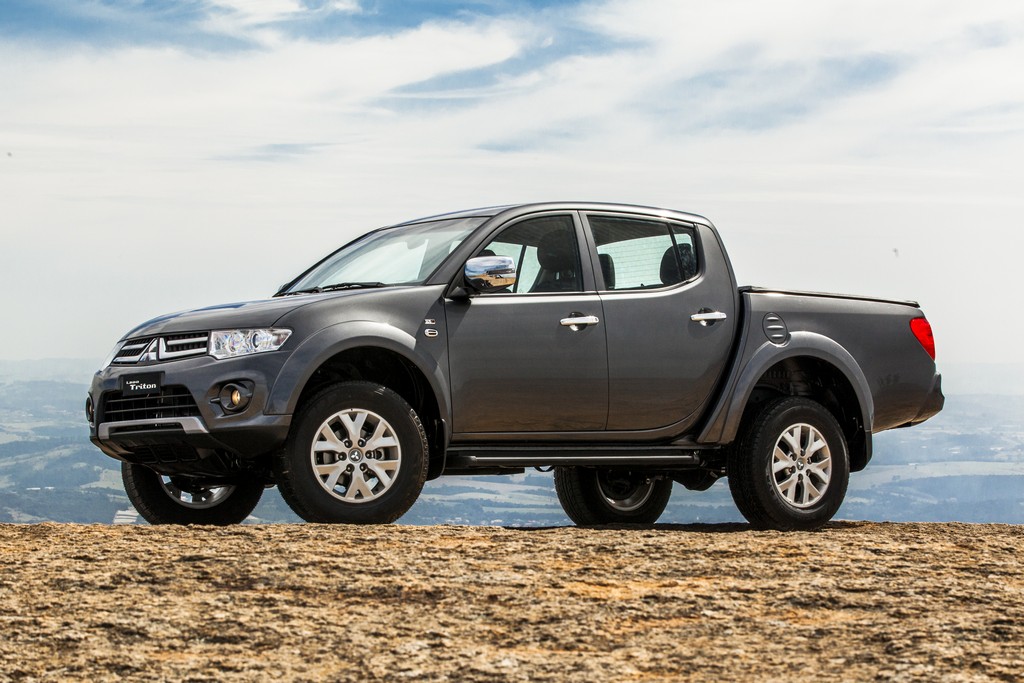 MITSUBISHI LANÇA A SÉRIE ESPECIAL L200 TRITON HLS CHROME EDITION, foto 12