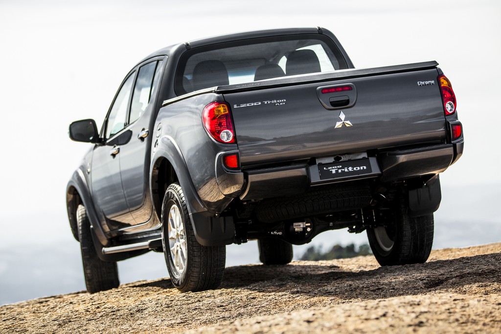 MITSUBISHI LANÇA A SÉRIE ESPECIAL L200 TRITON HLS CHROME EDITION, foto 15