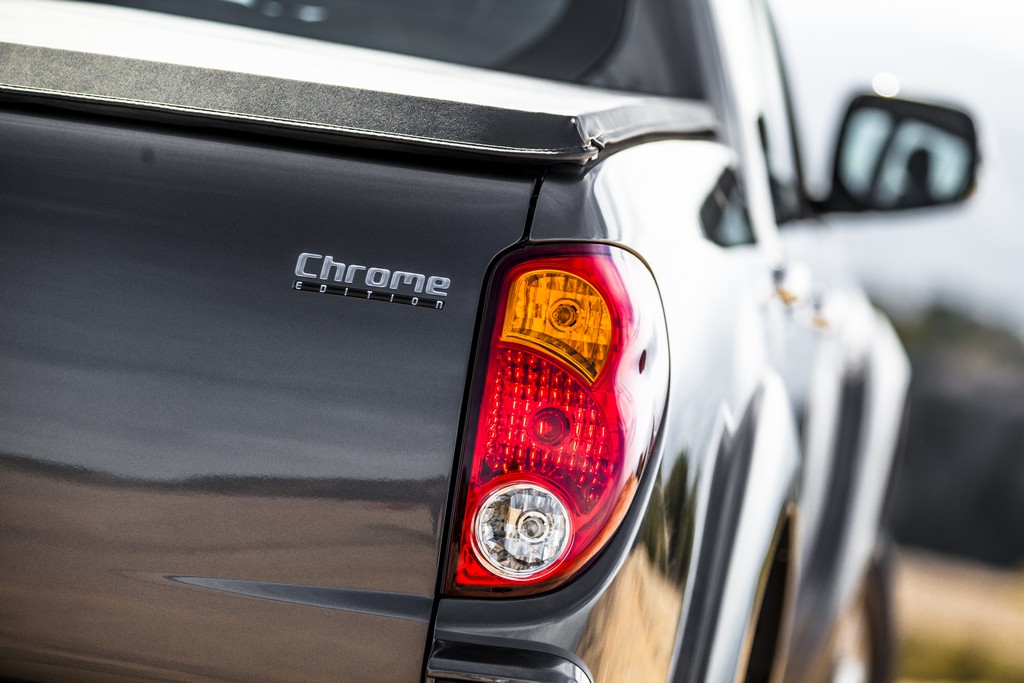 MITSUBISHI LANÇA A SÉRIE ESPECIAL L200 TRITON HLS CHROME EDITION, foto 16