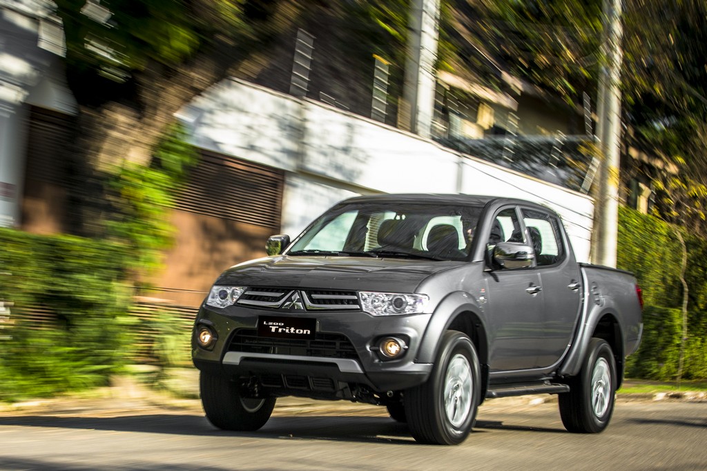 MITSUBISHI LANÇA A SÉRIE ESPECIAL L200 TRITON HLS CHROME EDITION, foto 20