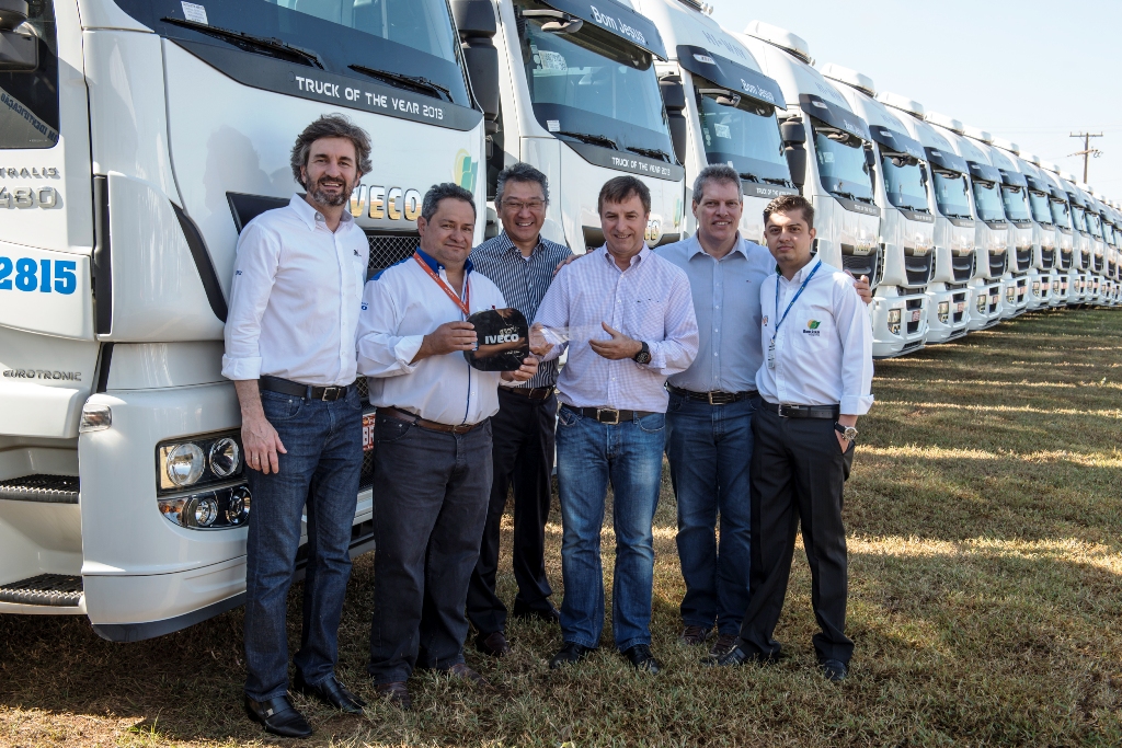 IVECO ENTREGA LOTE DE 40 HI-WAYS PARA O GRUPO BOM JESUS, foto 1