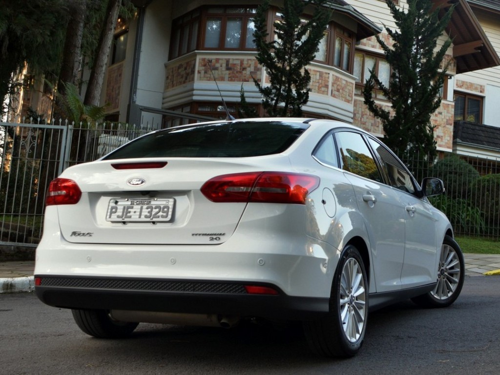 FORD LANÇA O FOCUS FASTBACK, foto 2