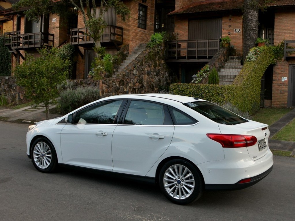 FORD LANÇA O FOCUS FASTBACK, foto 4