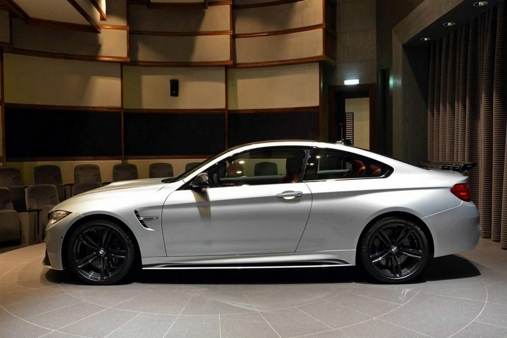 UM BMW M4 COUPE PERSONALIZADO EM ABU DHABI, foto 4