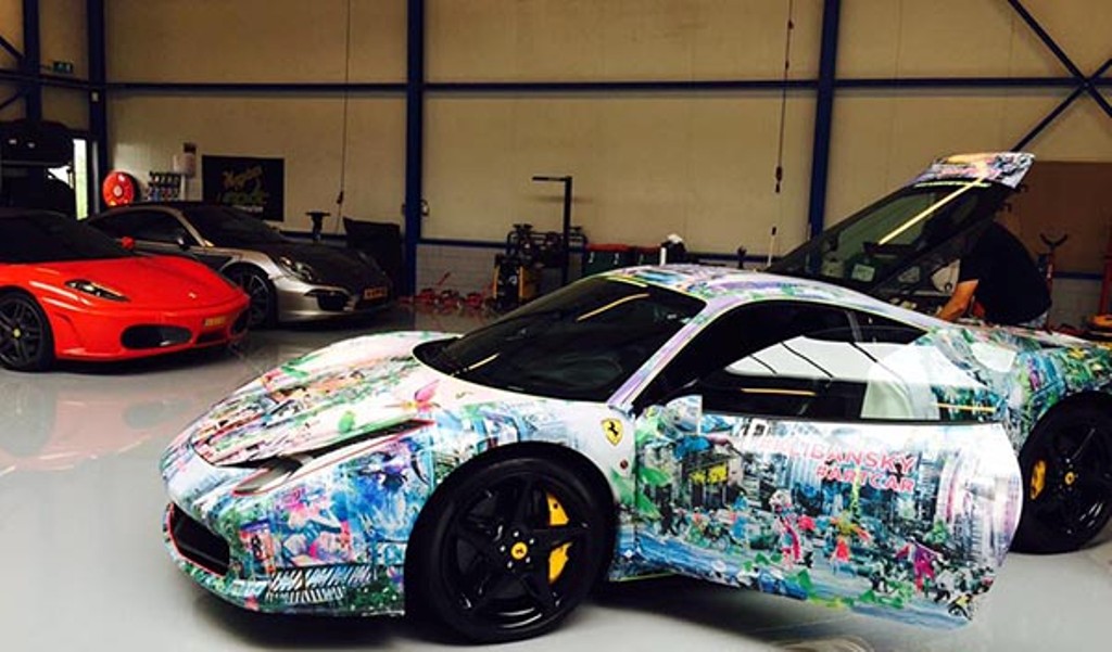 ARTISTA PLÁSTICO HOLANDÊS PINTA UM FERRARI F458 ITALIA, foto 1