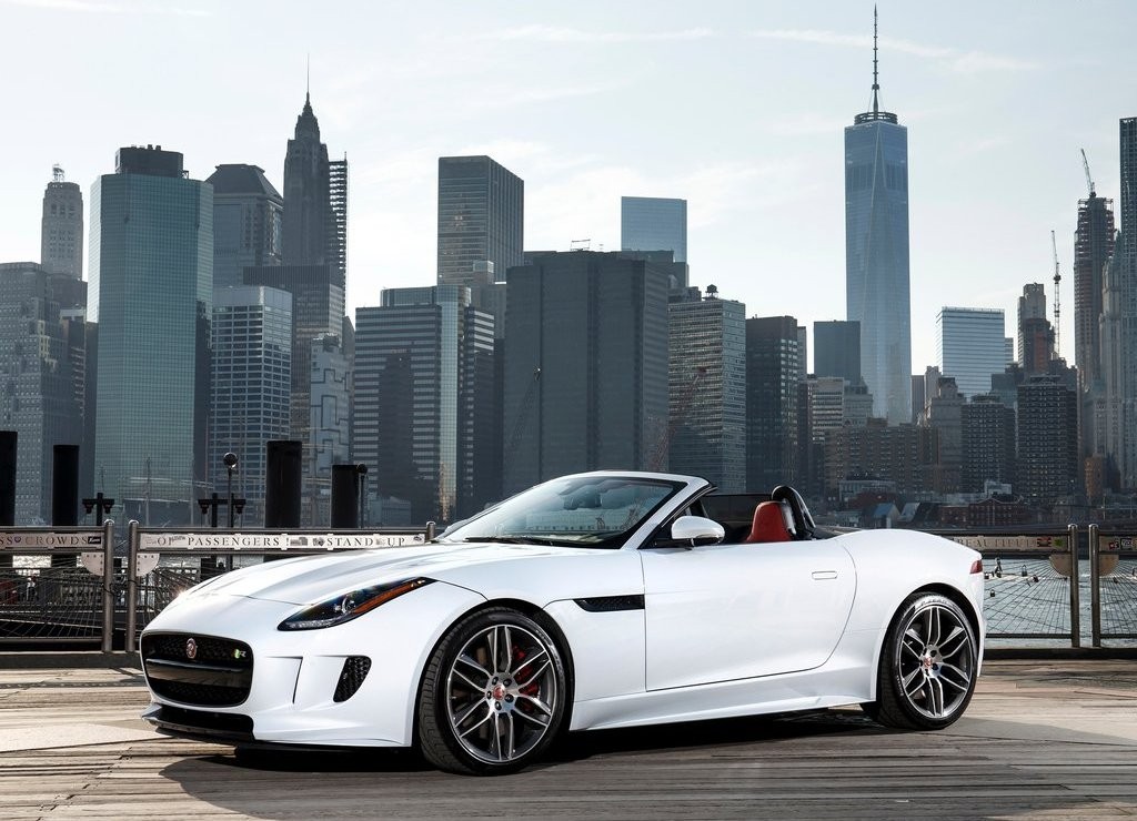 LINHA F-TYPE 2016 CHEGA AO BRASIL COM OPÇÃO DE TRAÇÃO INTEGRAL E DIREÇÃO ELÉTRICA ASSISTIDA, foto 2