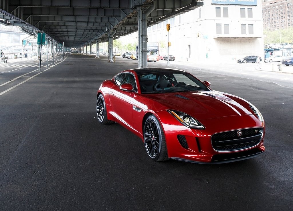 LINHA F-TYPE 2016 CHEGA AO BRASIL COM OPÇÃO DE TRAÇÃO INTEGRAL E DIREÇÃO ELÉTRICA ASSISTIDA, foto 4
