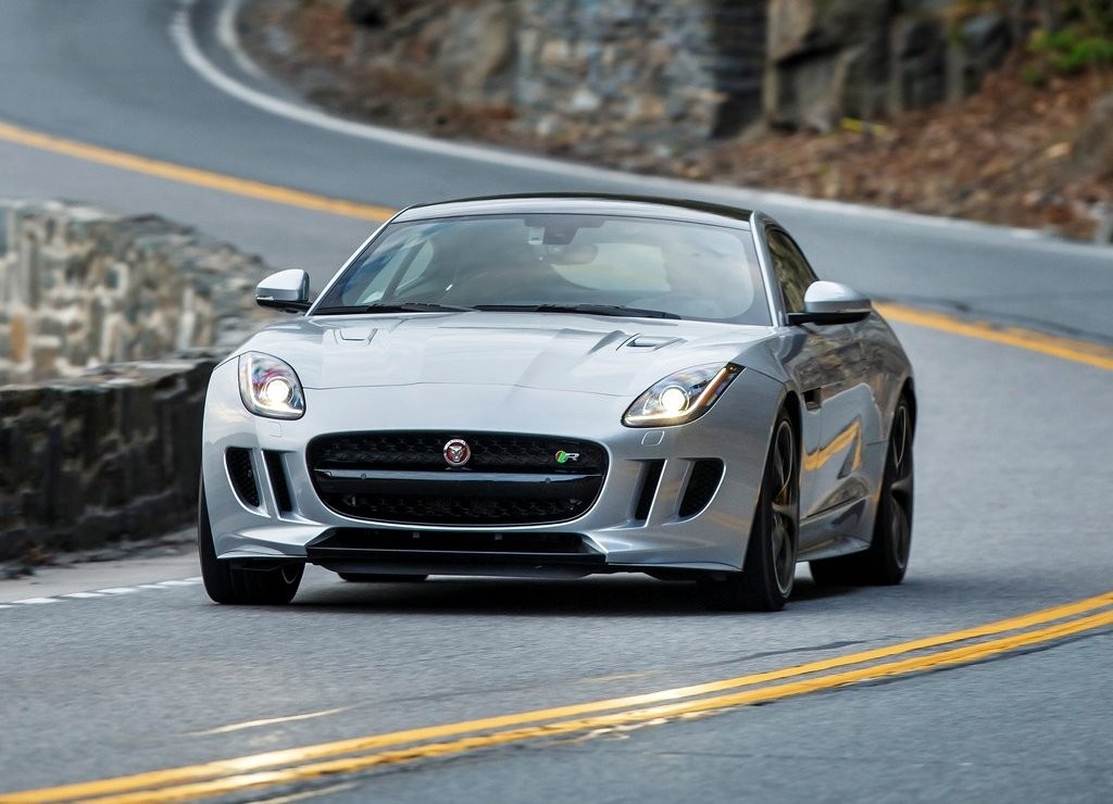 LINHA F-TYPE 2016 CHEGA AO BRASIL COM OPÇÃO DE TRAÇÃO INTEGRAL E DIREÇÃO ELÉTRICA ASSISTIDA, foto 9