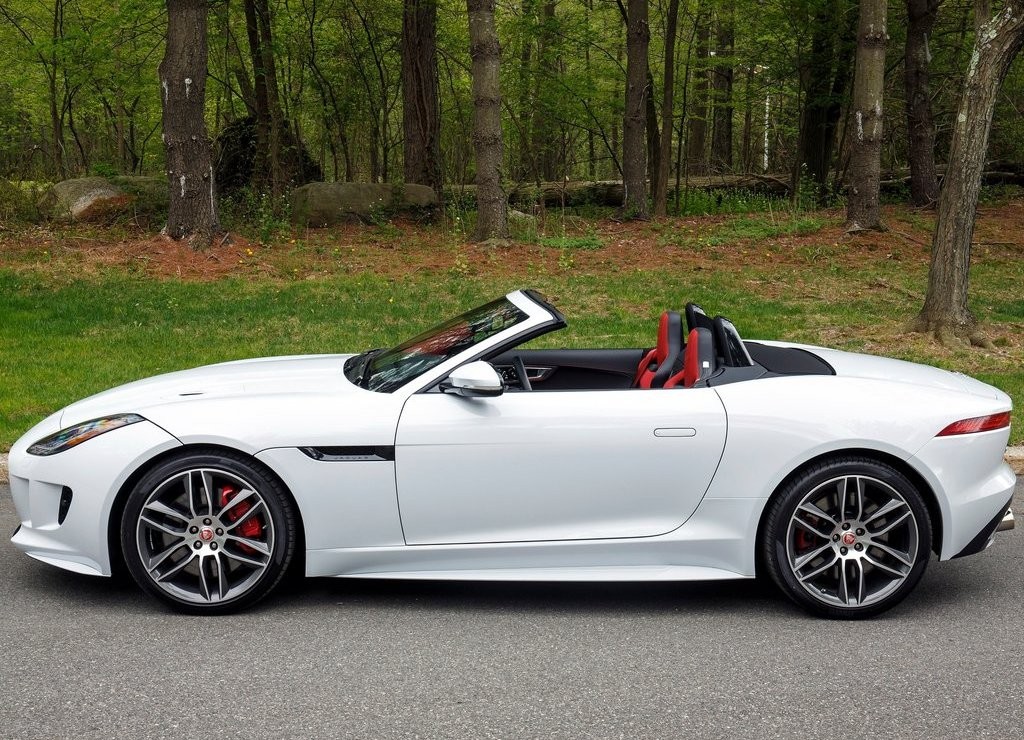 LINHA F-TYPE 2016 CHEGA AO BRASIL COM OPÇÃO DE TRAÇÃO INTEGRAL E DIREÇÃO ELÉTRICA ASSISTIDA, foto 10