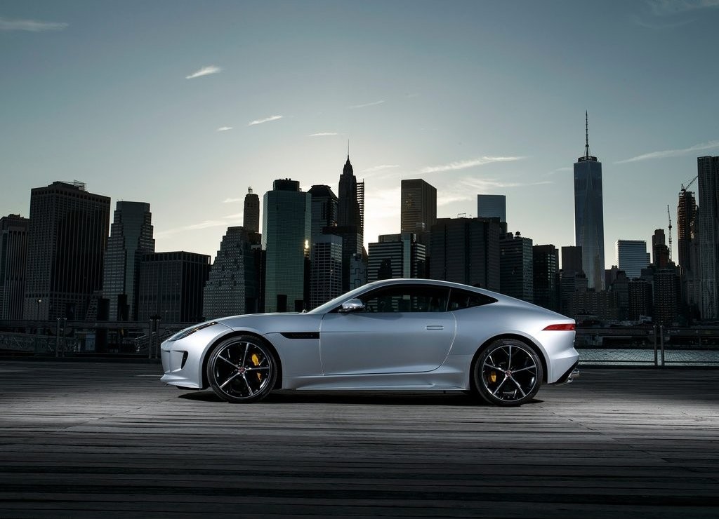 LINHA F-TYPE 2016 CHEGA AO BRASIL COM OPÇÃO DE TRAÇÃO INTEGRAL E DIREÇÃO ELÉTRICA ASSISTIDA, foto 12