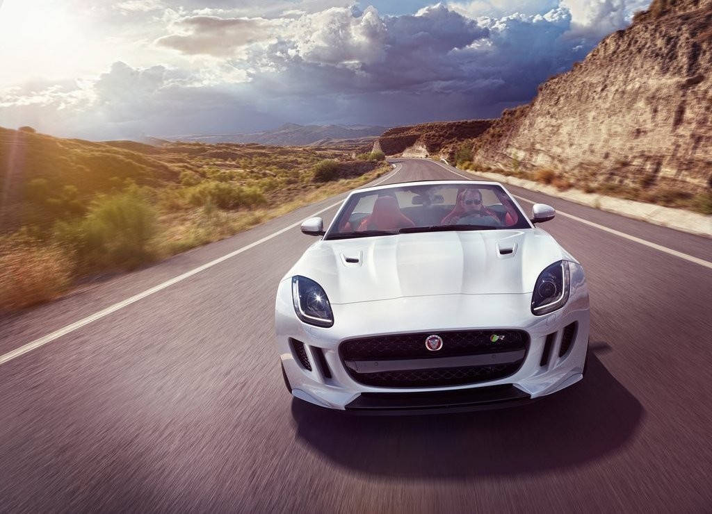 LINHA F-TYPE 2016 CHEGA AO BRASIL COM OPÇÃO DE TRAÇÃO INTEGRAL E DIREÇÃO ELÉTRICA ASSISTIDA, foto 16