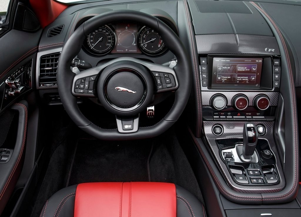 LINHA F-TYPE 2016 CHEGA AO BRASIL COM OPÇÃO DE TRAÇÃO INTEGRAL E DIREÇÃO ELÉTRICA ASSISTIDA, foto 20