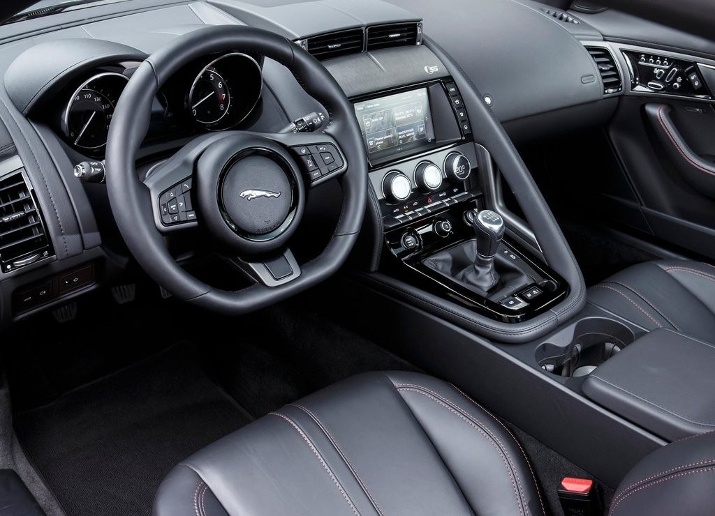 LINHA F-TYPE 2016 CHEGA AO BRASIL COM OPÇÃO DE TRAÇÃO INTEGRAL E DIREÇÃO ELÉTRICA ASSISTIDA, foto 21