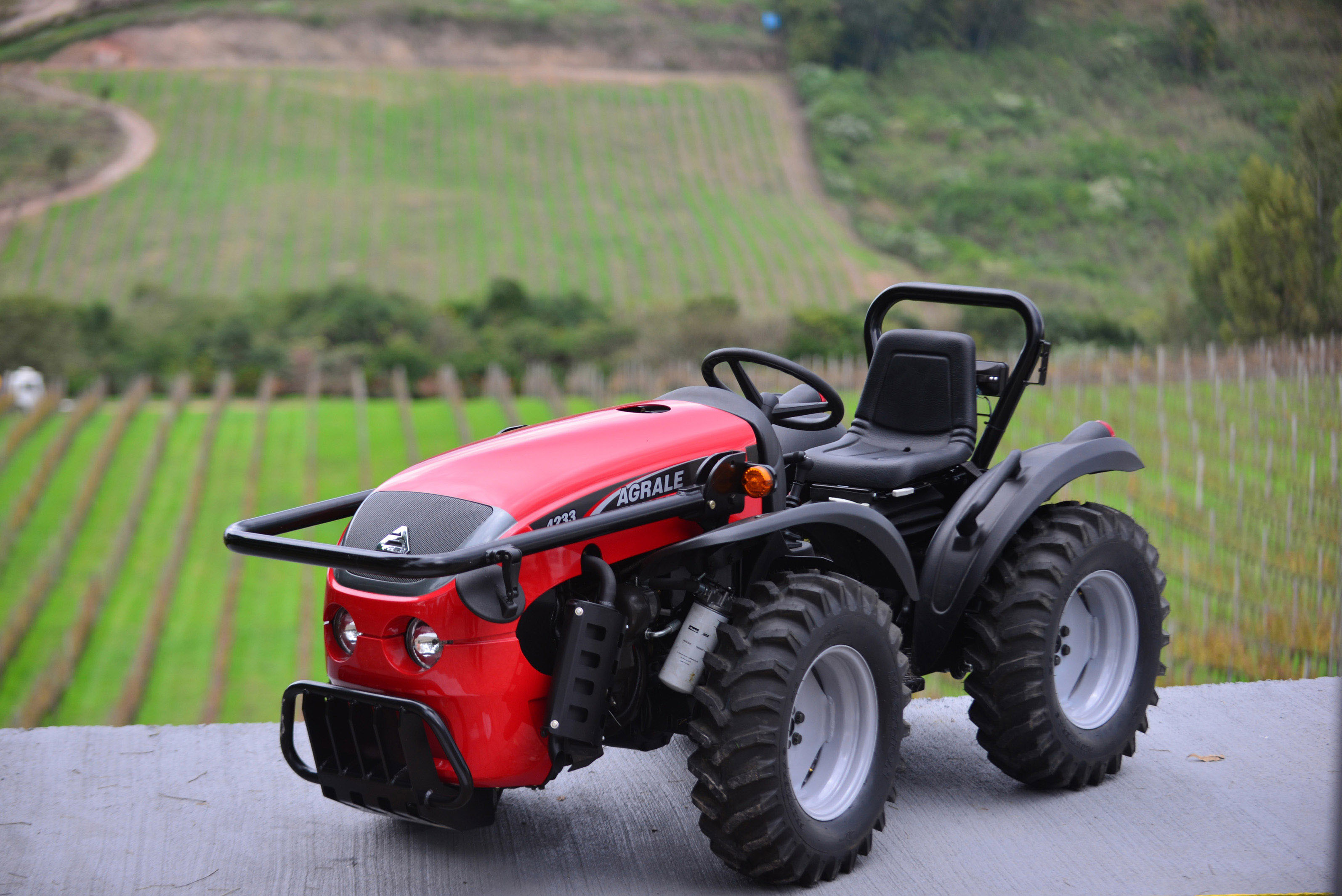 NOVO TRATOR 7215 É O DESTAQUE DA AGRALE NA EXPOINTER, foto 1