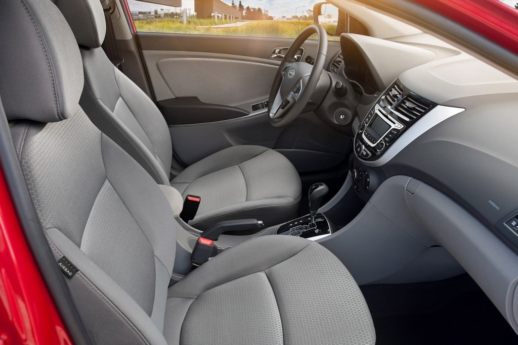 HYUNDAI APRESENTA NOS EUA O ACCENT 2016, foto 8