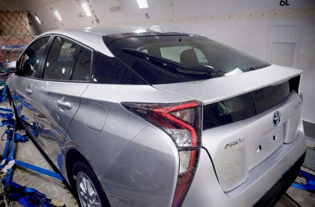 NOVO TOYOTA PRIUS FOTOGRAFADO SEM CAMUFLAGEM, foto 2