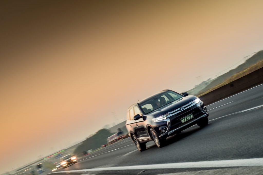 MITSUBISHI NEW OUTLANDER DIESEL: DE SÃO PAULO A BRASÍLIA SEM ABASTECER, foto 2
