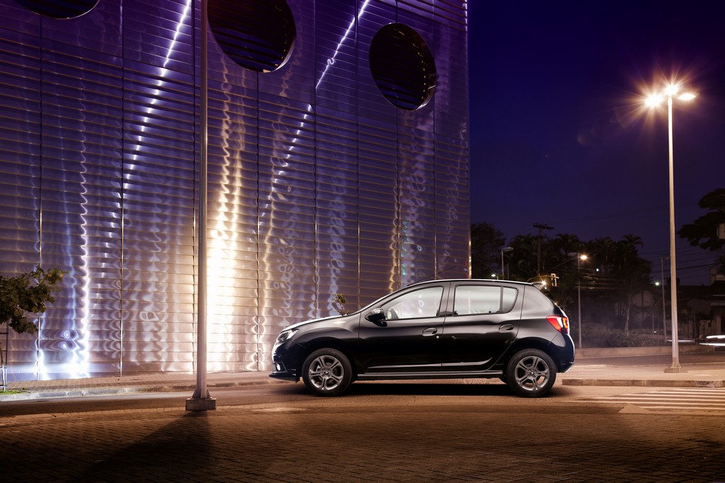 SANDERO GT LINE CHEGA COM VISUAL ESPORTIVO, foto 14