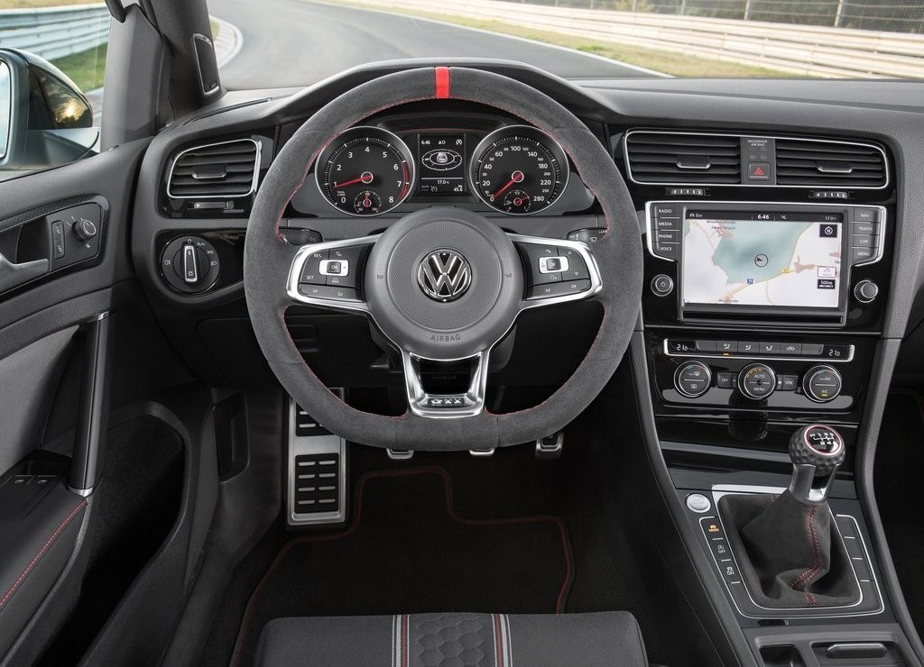 VOLKSWAGEN REVELA O GOLF GTI CLUBSPORT COM 265 CV, foto 18