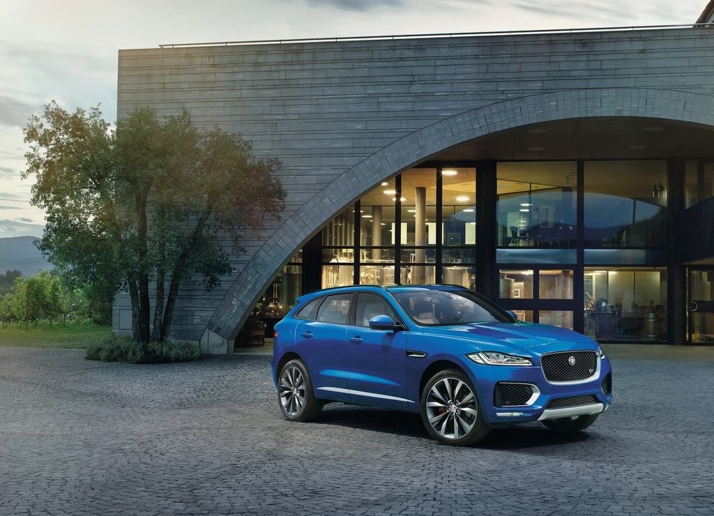 JAGUAR F-PACE É DESVENDADO EM FRANKFURT, foto 3