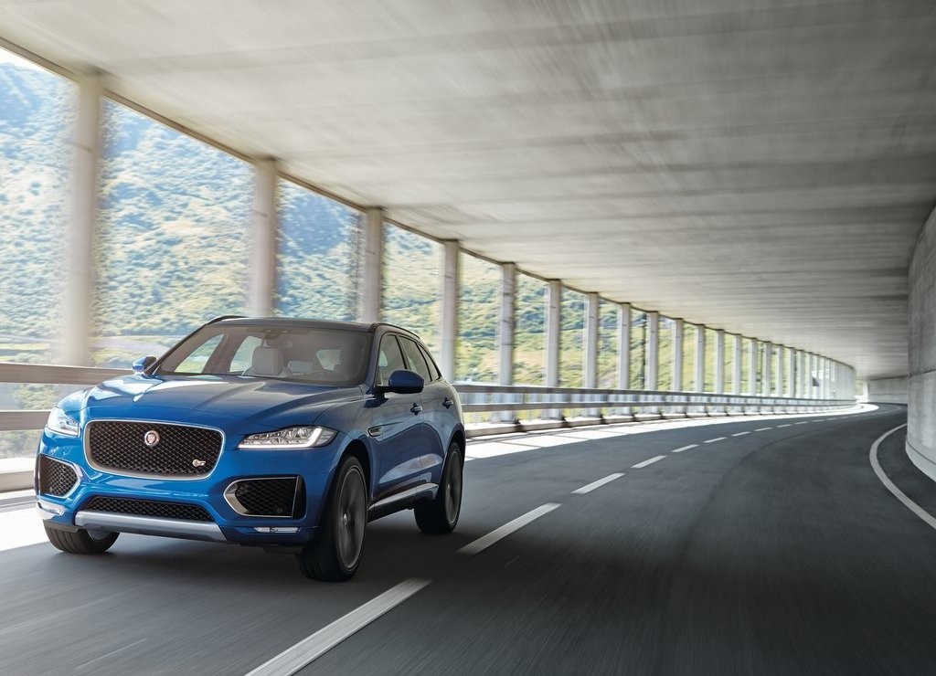 JAGUAR F-PACE É DESVENDADO EM FRANKFURT, foto 10
