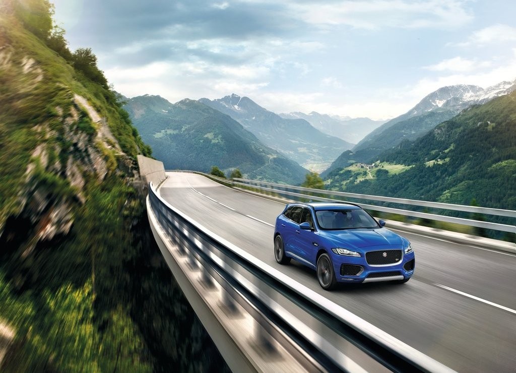 JAGUAR F-PACE É DESVENDADO EM FRANKFURT, foto 11