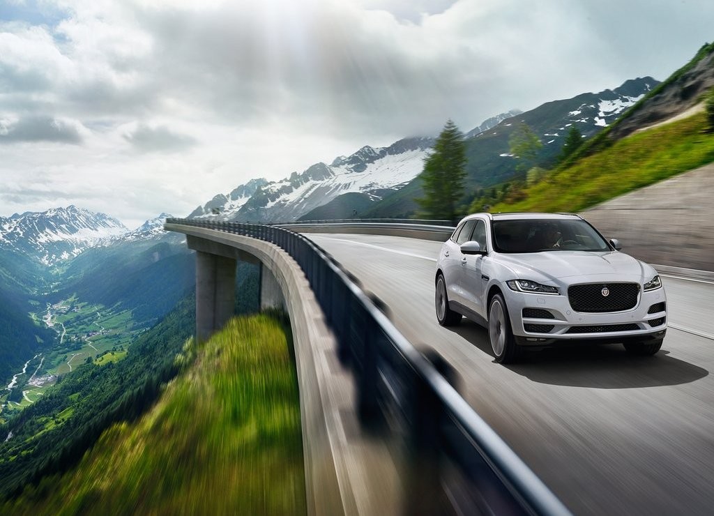 JAGUAR F-PACE É DESVENDADO EM FRANKFURT, foto 14