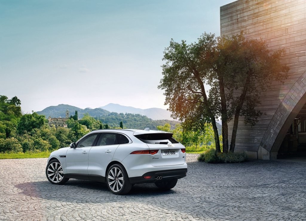 JAGUAR F-PACE É DESVENDADO EM FRANKFURT, foto 26