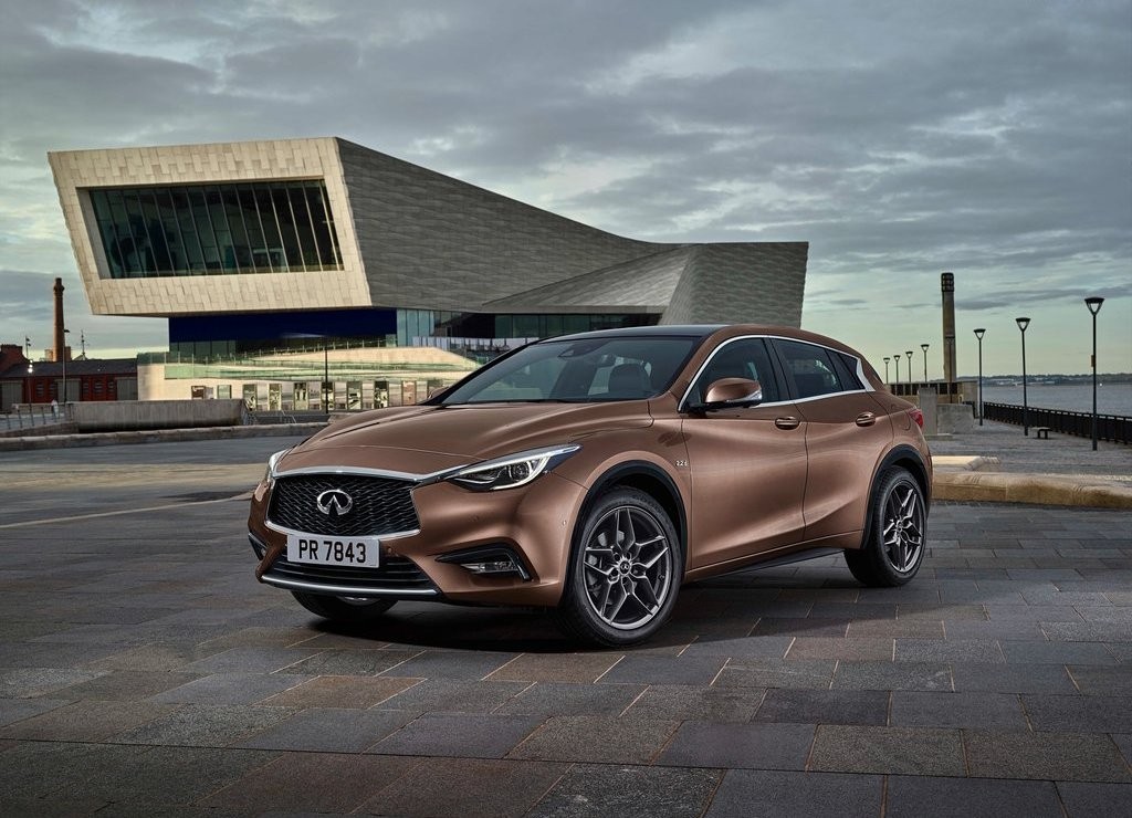 INFINITI APRESENTA O COMPACTO Q30 EM FRANKFURT, foto 1
