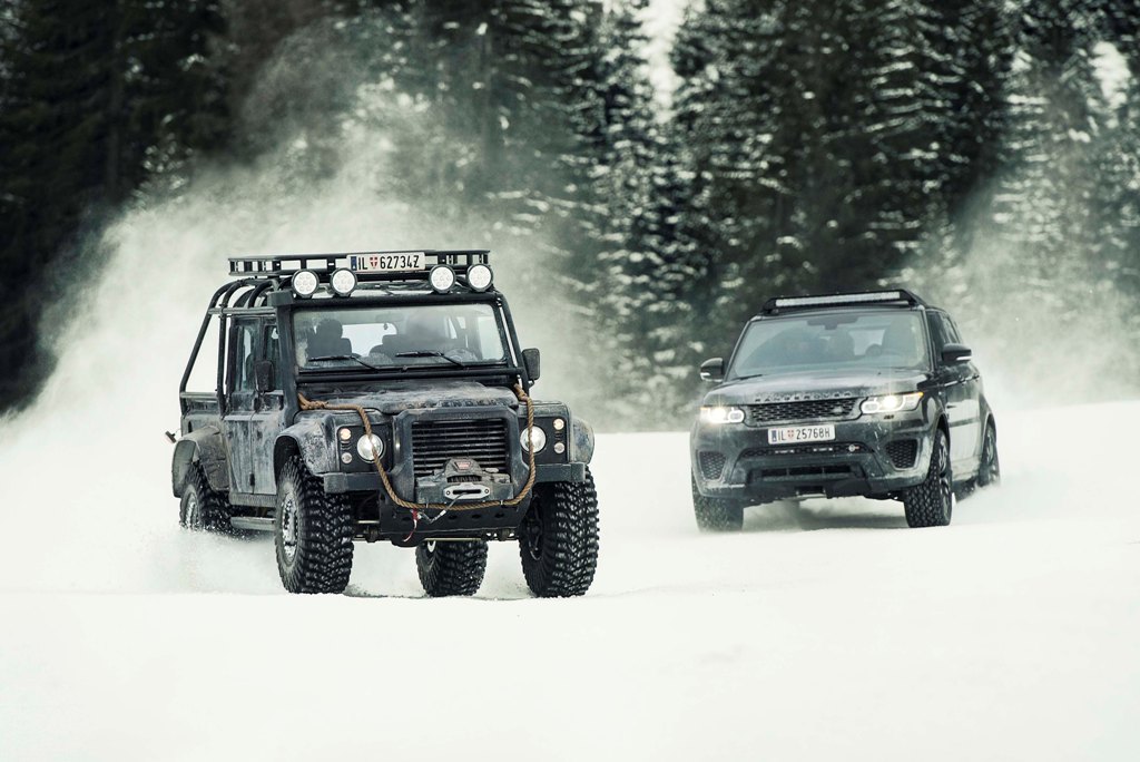 JAGUAR LAND ROVER MOSTRA SEUS VEÍCULOS QUE PARTICIPAM DO NOVO FILME DE JAMES BOND, foto 1