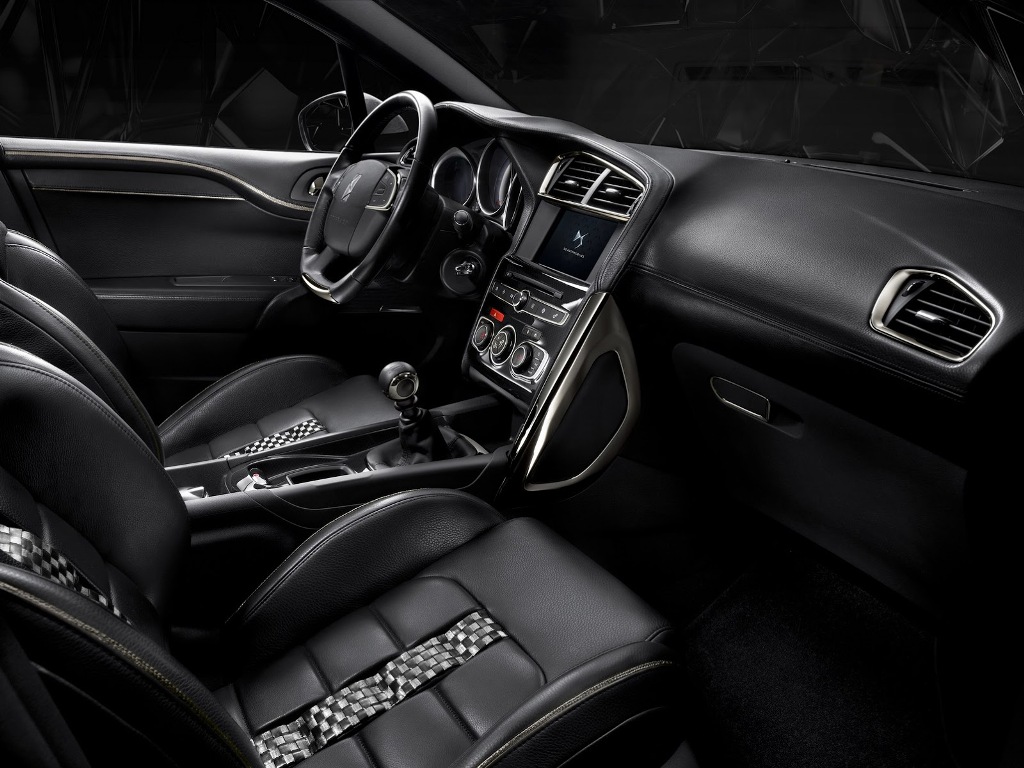 DS 4 CROSSBACK CONCEPT MOSTRA INSERÇÕES DE PEDRA NA CARROCERIA, foto 2