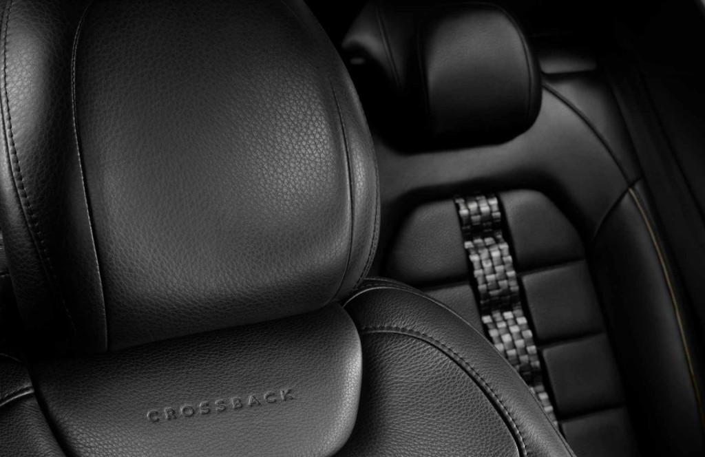 DS 4 CROSSBACK CONCEPT MOSTRA INSERÇÕES DE PEDRA NA CARROCERIA, foto 5