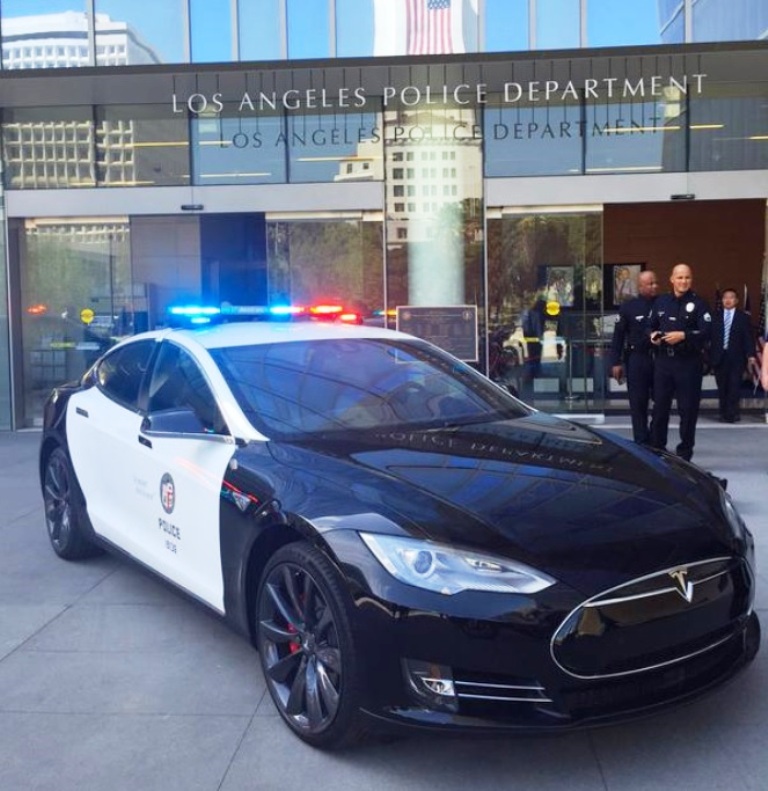 BMW i3 E TESLA MODEL S NA POLÍCIA DE LOS ANGELES, foto 1