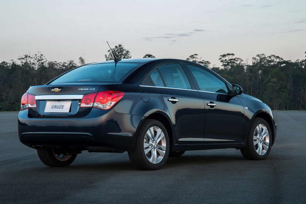 CHEVROLET CRUZE 2016 RECEBE O SISTEMA ONSTAR, MAS CONTINUA NA GERAÇÃO ANTIGA, foto 2