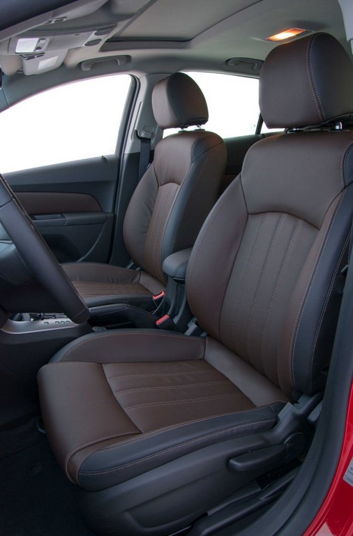 CHEVROLET CRUZE 2016 RECEBE O SISTEMA ONSTAR, MAS CONTINUA NA GERAÇÃO ANTIGA, foto 5