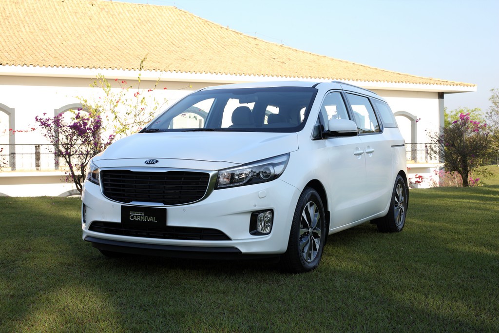 KIA GRAND CARNIVAL: SALTOS DE TECNOLOGIA E DE ESTILO, foto 3