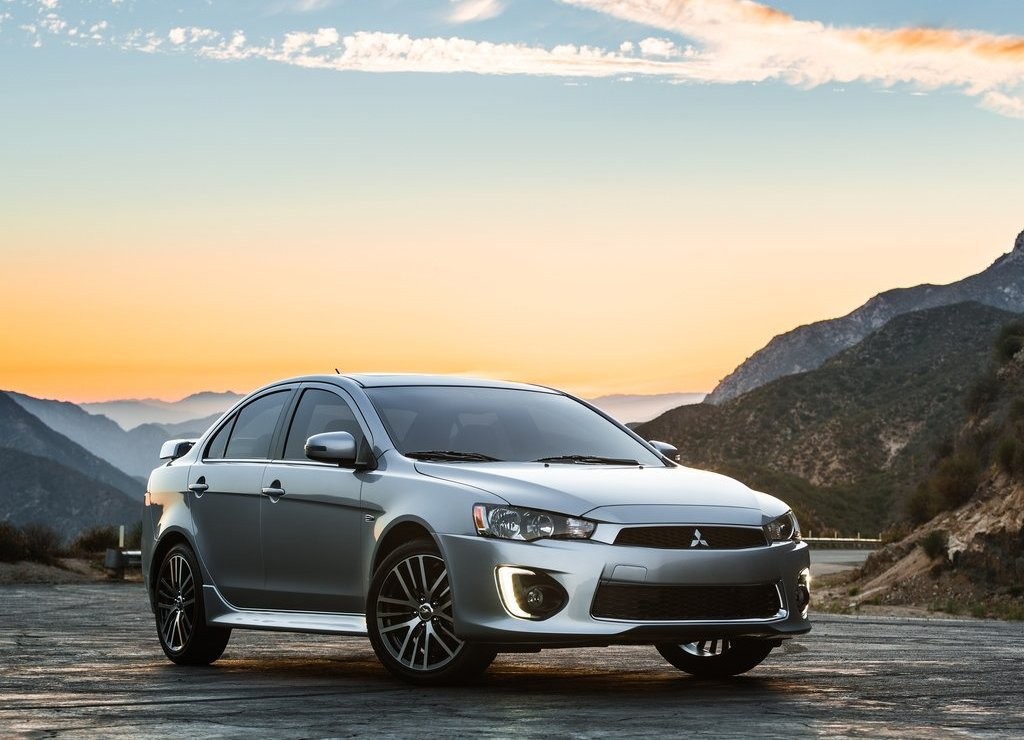 MITSUBISHI LANCER SEGUE VIVO COM UM NOVO RESTYLING, foto 3