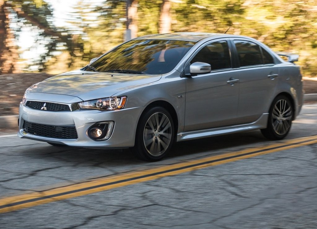 MITSUBISHI LANCER SEGUE VIVO COM UM NOVO RESTYLING, foto 6