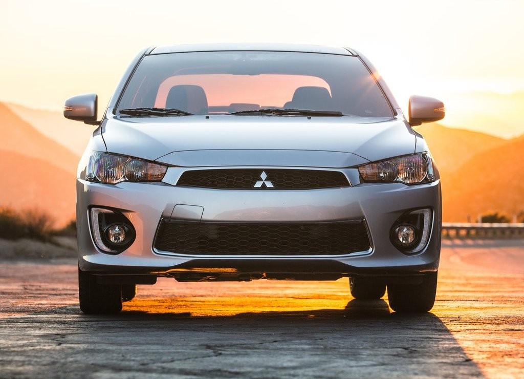MITSUBISHI LANCER SEGUE VIVO COM UM NOVO RESTYLING, foto 18