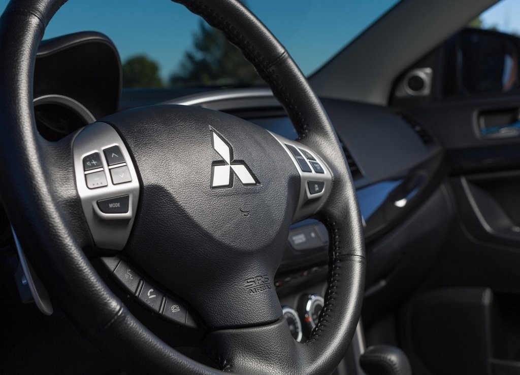 MITSUBISHI LANCER SEGUE VIVO COM UM NOVO RESTYLING, foto 25