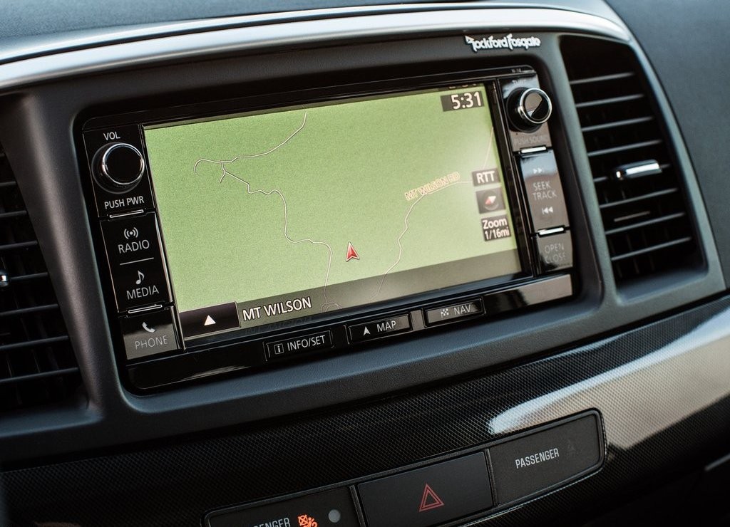 MITSUBISHI LANCER SEGUE VIVO COM UM NOVO RESTYLING, foto 30