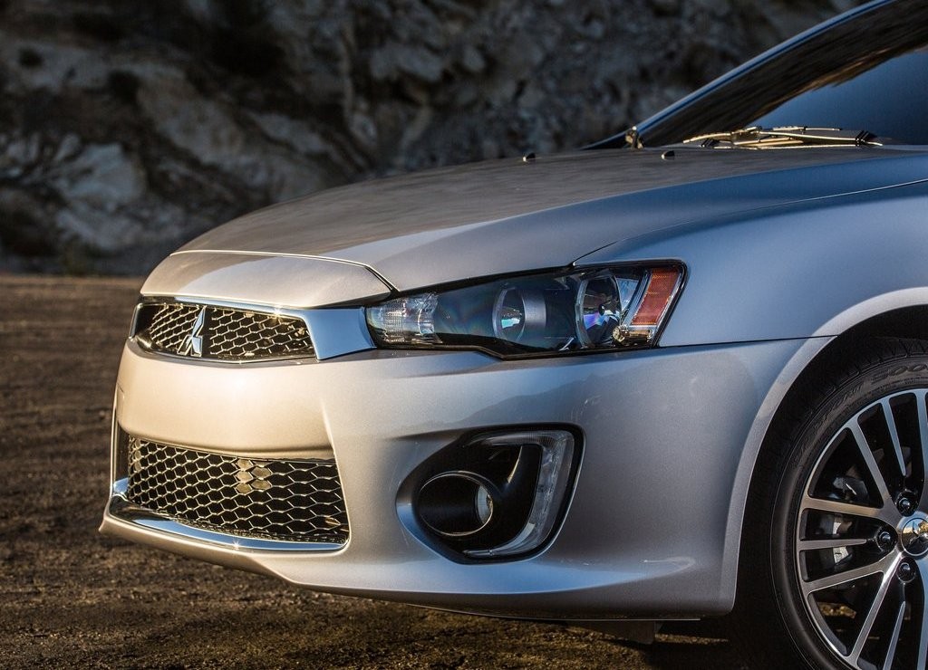 MITSUBISHI LANCER SEGUE VIVO COM UM NOVO RESTYLING, foto 37
