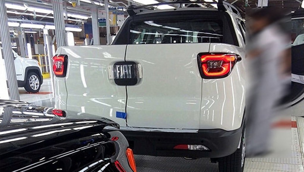 SURGEM FOTOS DO FIAT TORO NA INTERNET, foto 2