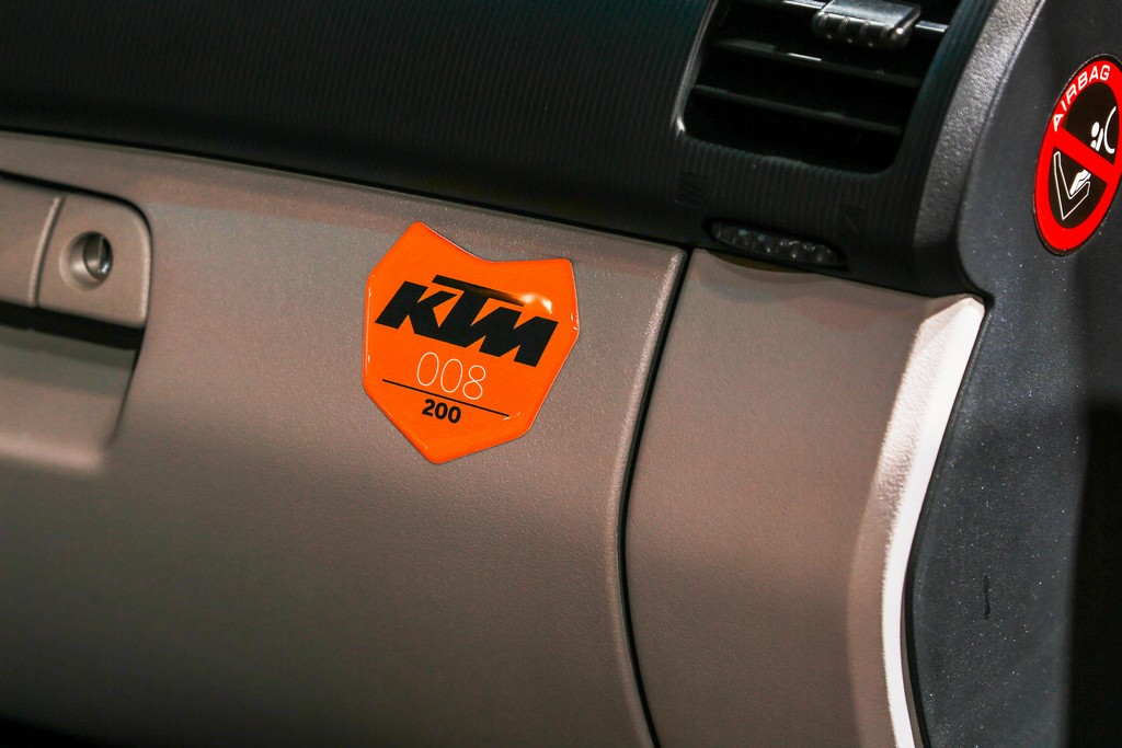 KTM E MITSUBISHI LANÇAM A L200 TRITON KTM SERIES, foto 6