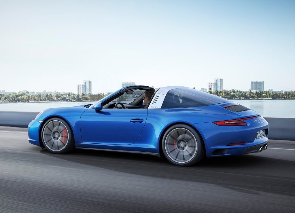 PORSCHE APRESENTA OS RENOVADOS 911 CARRERA 4 E TARGA 4, foto 7