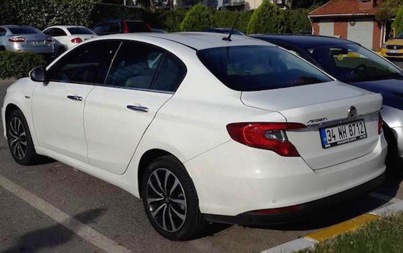 FIAT EGEA SURGE SEM CAMUFLAGEM ANTES DE SUA CHEGADA AO MERCADO, foto 2