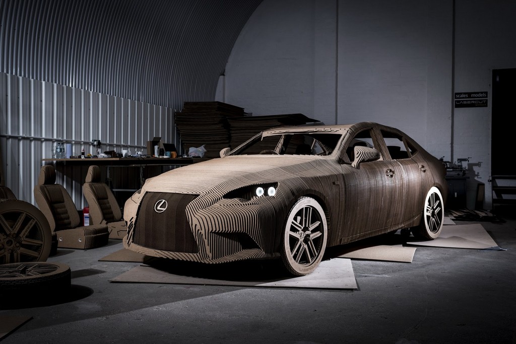 LEXUS FABRICA UM MODELO IS EM HOMENAGEM AOS ORIGAMI, foto 1