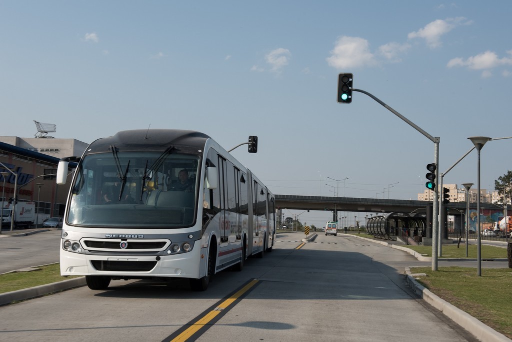 SCANIA MOSTRA ÔNIBUS QUE PODE TIRAR ATÉ 135 CARROS DAS RUAS, foto 3