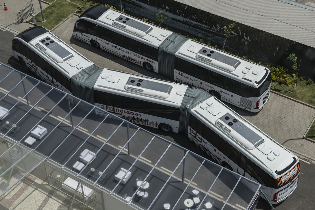 SCANIA MOSTRA ÔNIBUS QUE PODE TIRAR ATÉ 135 CARROS DAS RUAS, foto 8